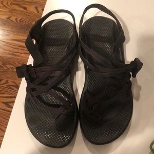 BLACK DOUBLE STRAPPED CHACOS